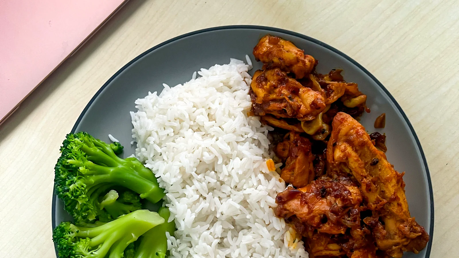 Grilled chicken with rice and broccoli — a budget high-protein meal